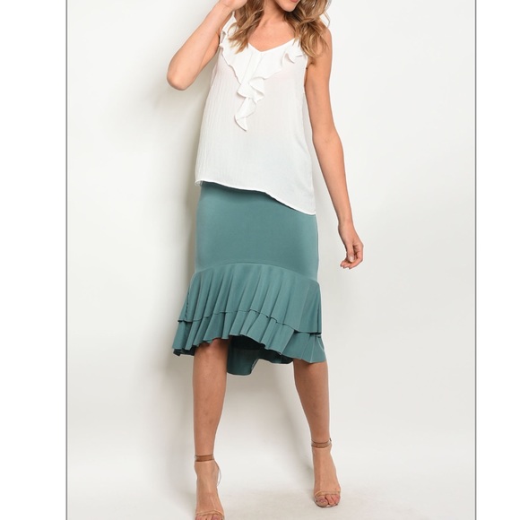 ☕️Lovely Tiered Ruffle Turquoise Skirt🌟 - Picture 3 of 3